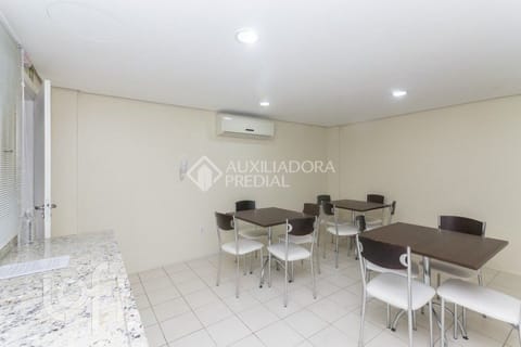 Image 30 - 227142